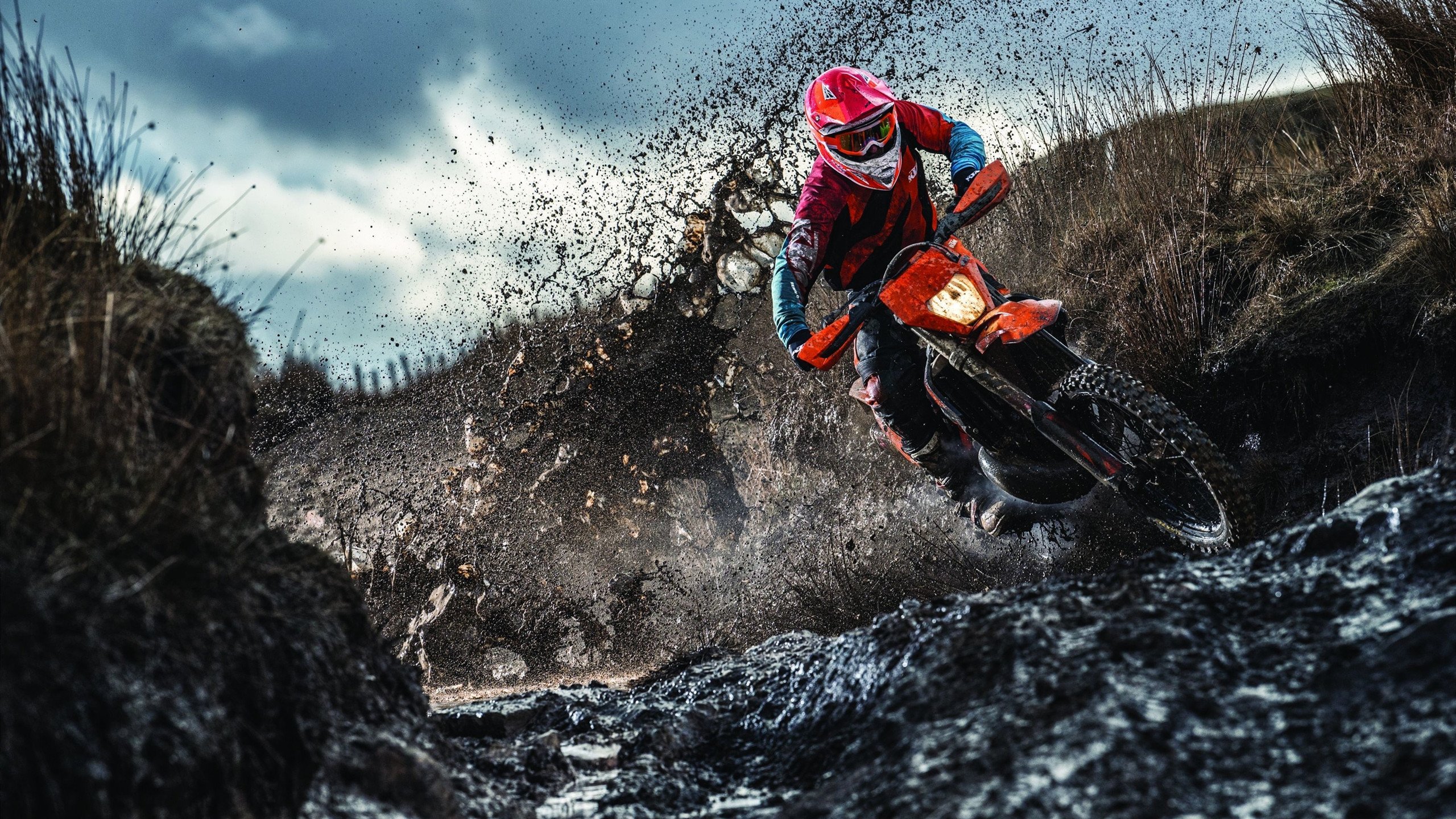 VR电竞新玩法引领未来，沉浸式体验震撼来袭，电竞主机vr游戏平台